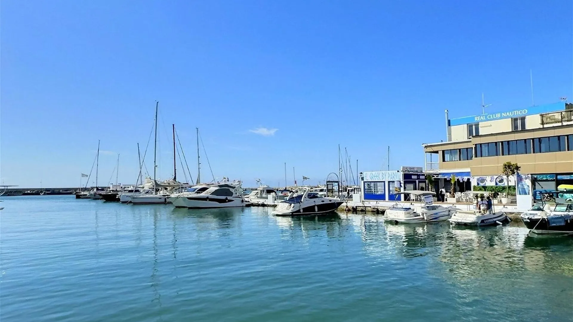 Two Bedroom Apartment Moments From The Cristo Beach Estepona Spain
