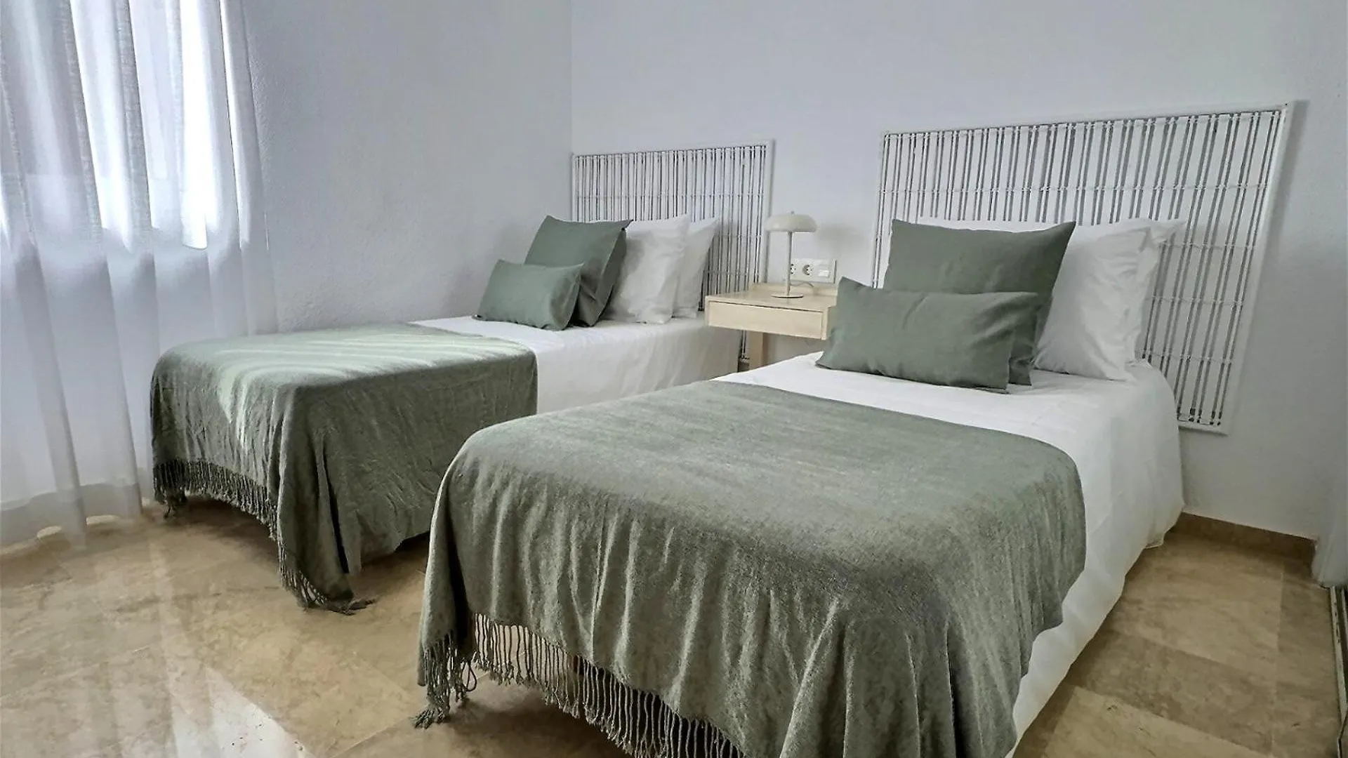 Two Bedroom Apartment Moments From The Cristo Beach Estepona